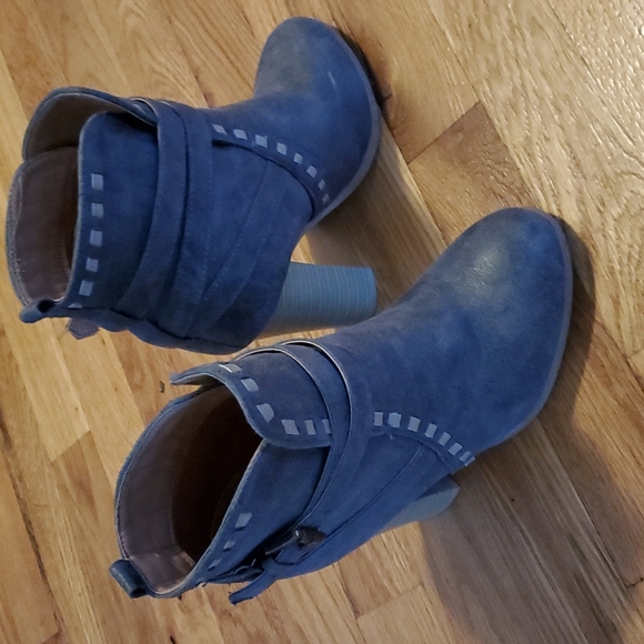 Gray ankle boots - Picture 2 of 4